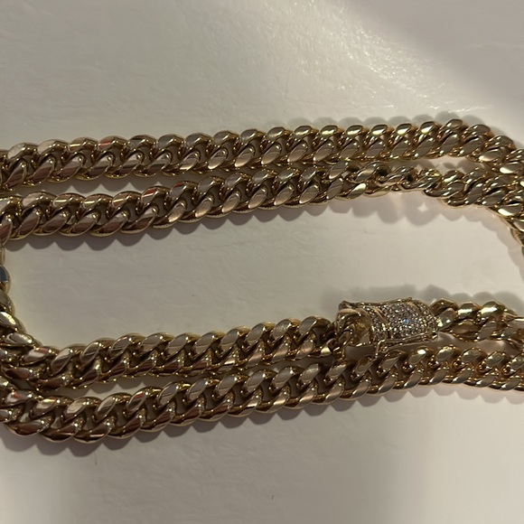 Stunning 14k solid gold big chain Cuban link with diamond clasp 💯 - Picture 9 of 17